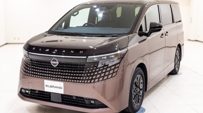2026年型E53エルグランドの実車フロント外観
