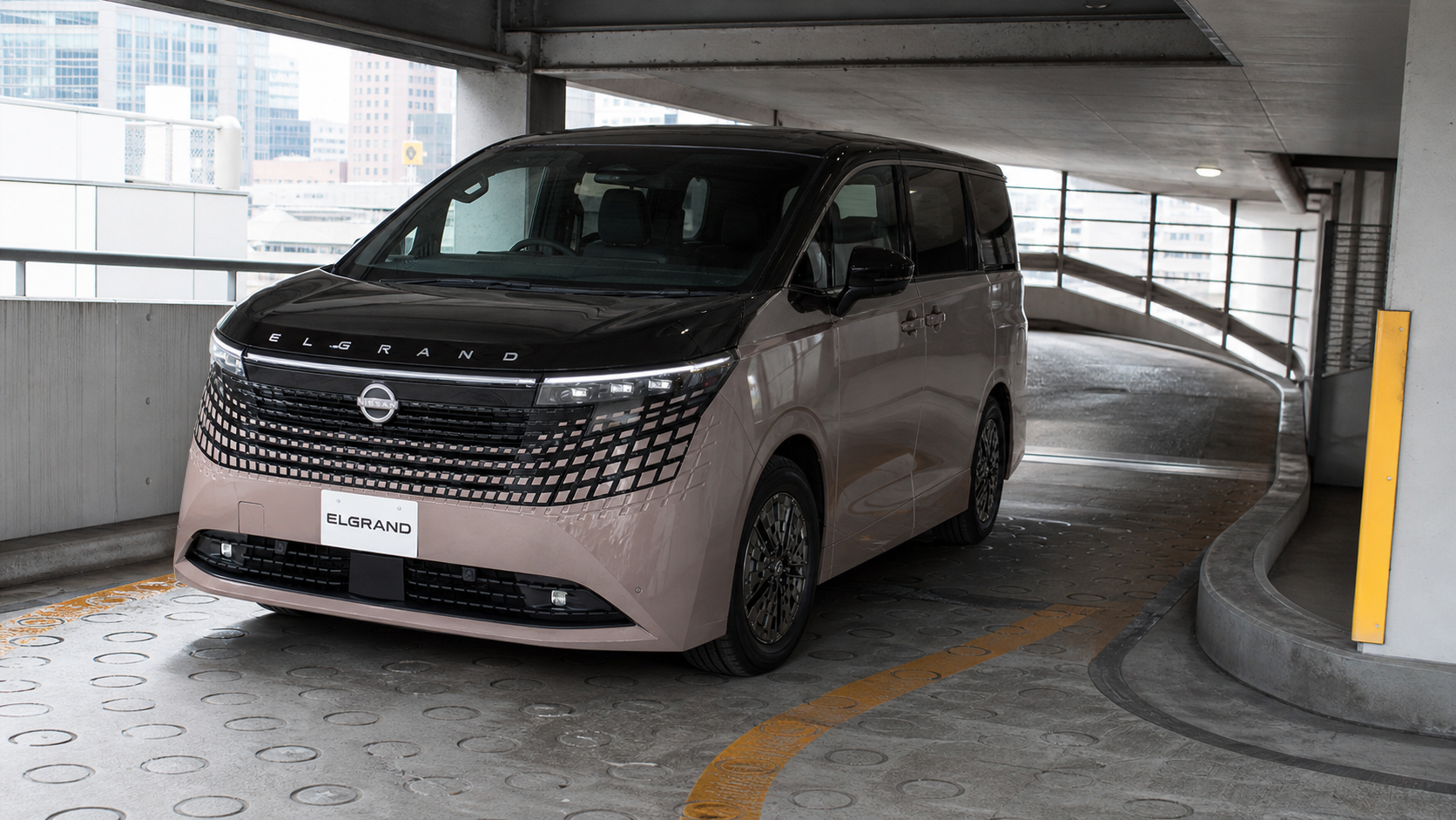 新型エルグランドのサイズは全長4,995mm｜駐車場・旧型・アルファードと比較のイメージ