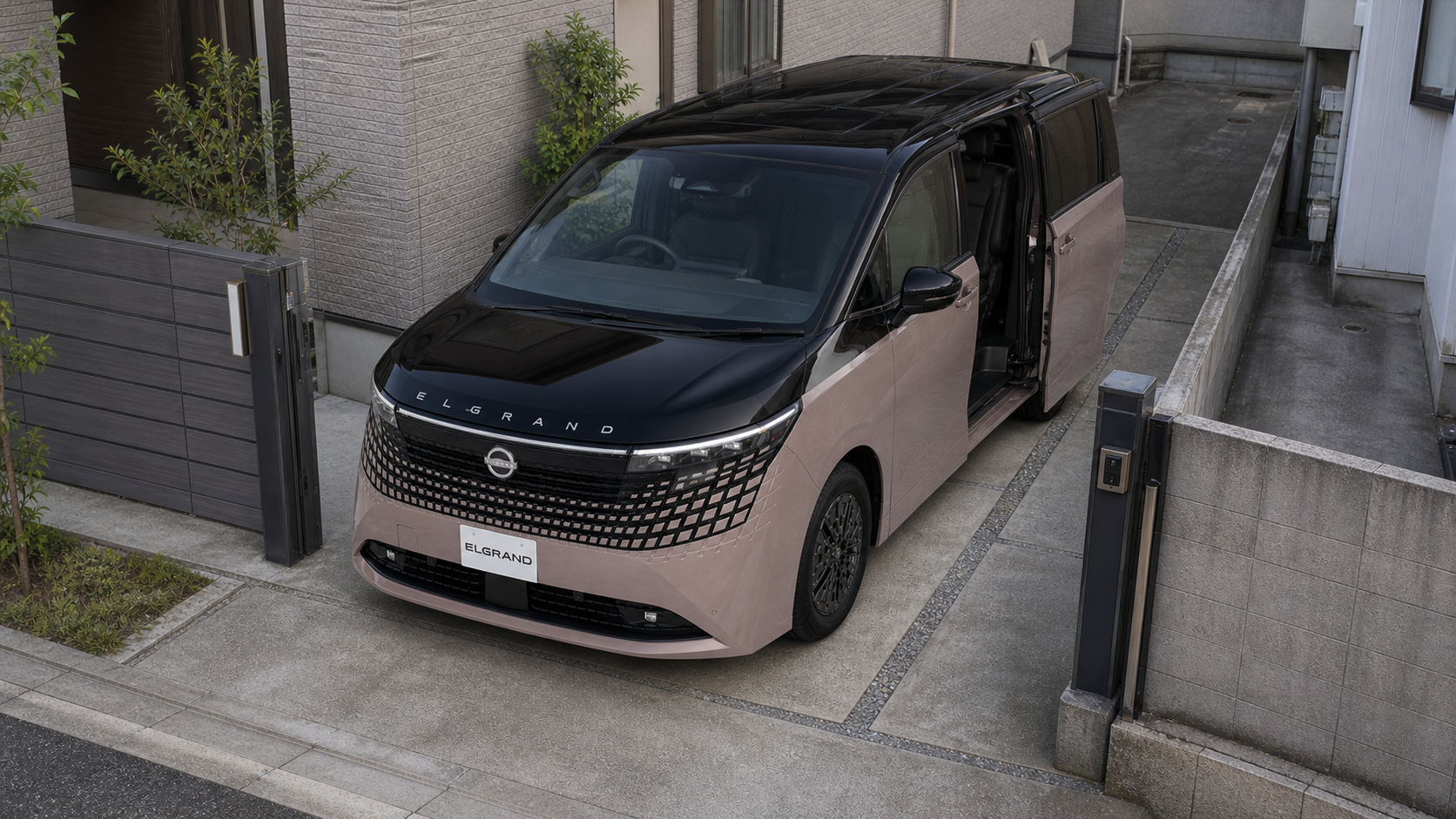狭い駐車区画に収まるE53エルグランドを上から見たイメージ