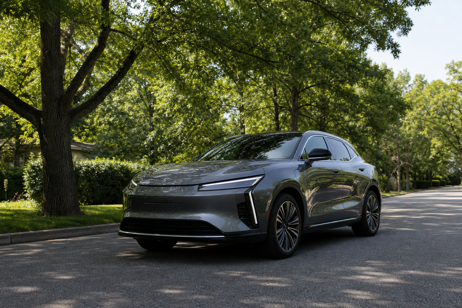 ハリアーPHEV 2026|93kmのEV走行と上質SUVの使い勝手の車両イメージ