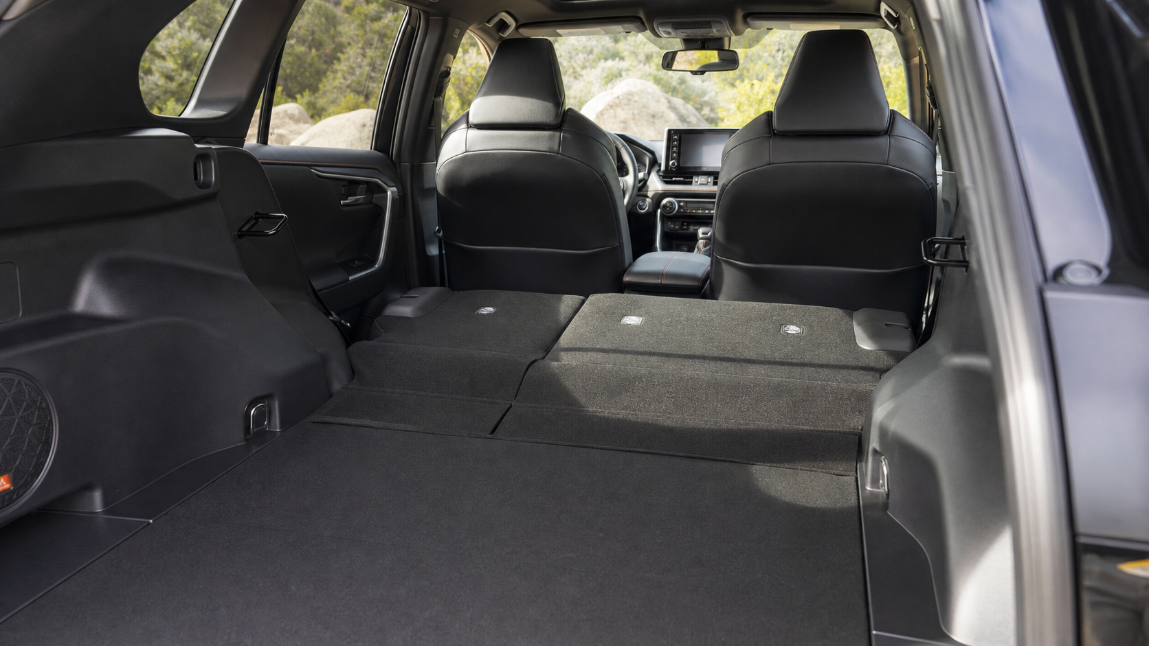 新型RAV4 PHEV 2026｜EV走行・給電・V2Hを生活で使えるかの内装イメージ