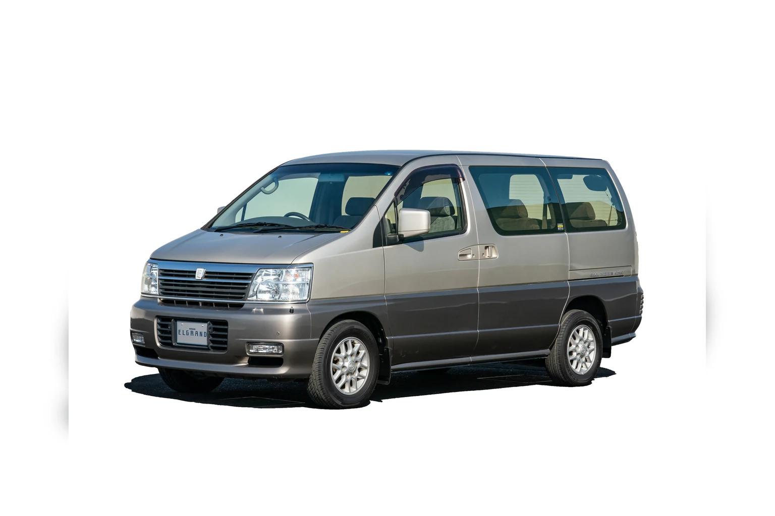 初代から新型E53まで歴代エルグランドを比較|世代ごとの違いと選び方|外観