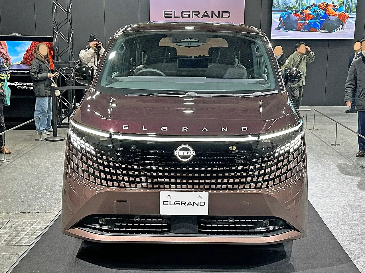 モビリティショーで展示された新型エルグランドE53の実車