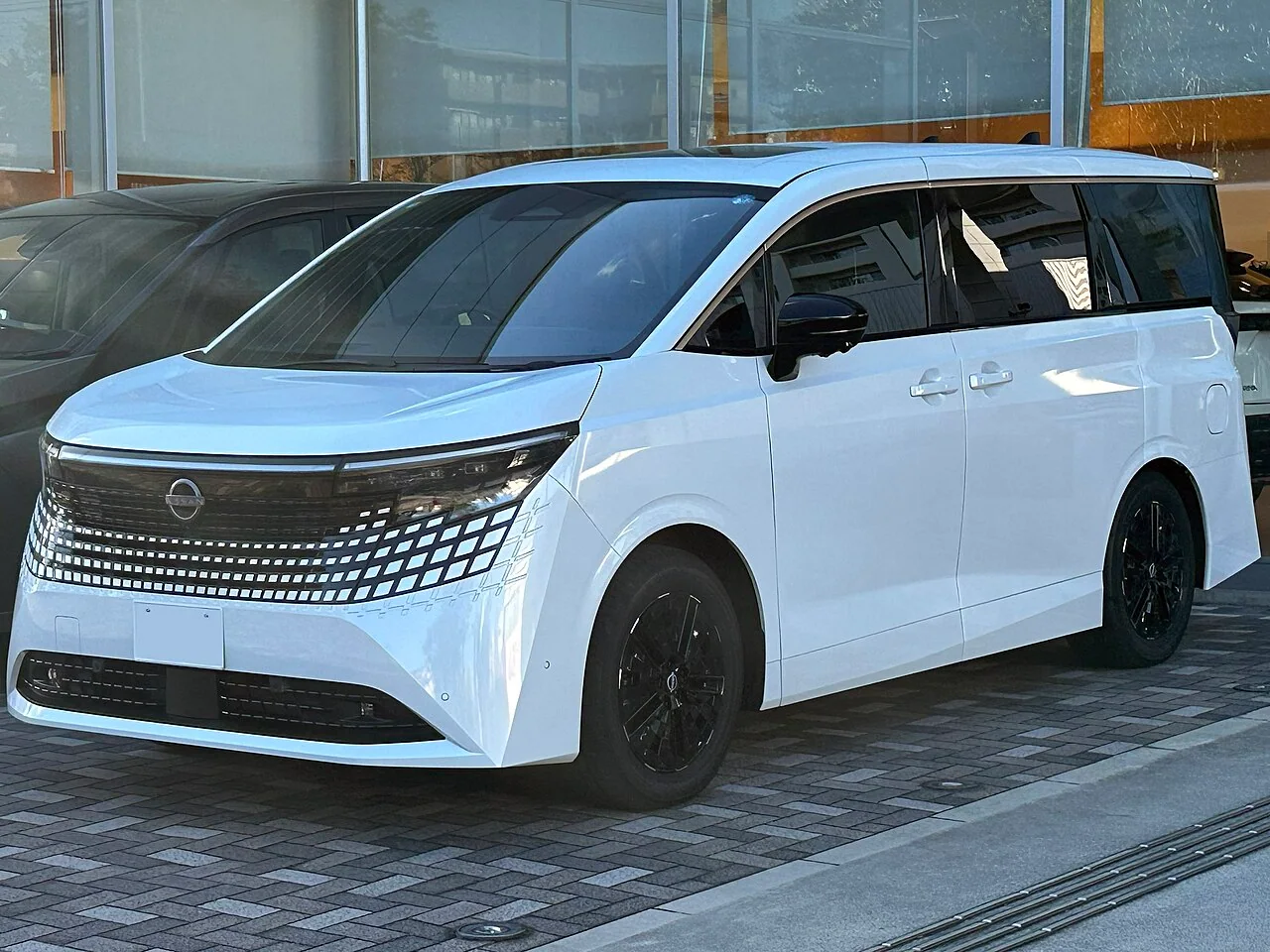 新型エルグランドE53の実車写真