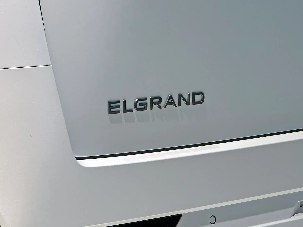 ディーラーアクセサリーを装着した新型エルグランド G e-4ORCEの実車