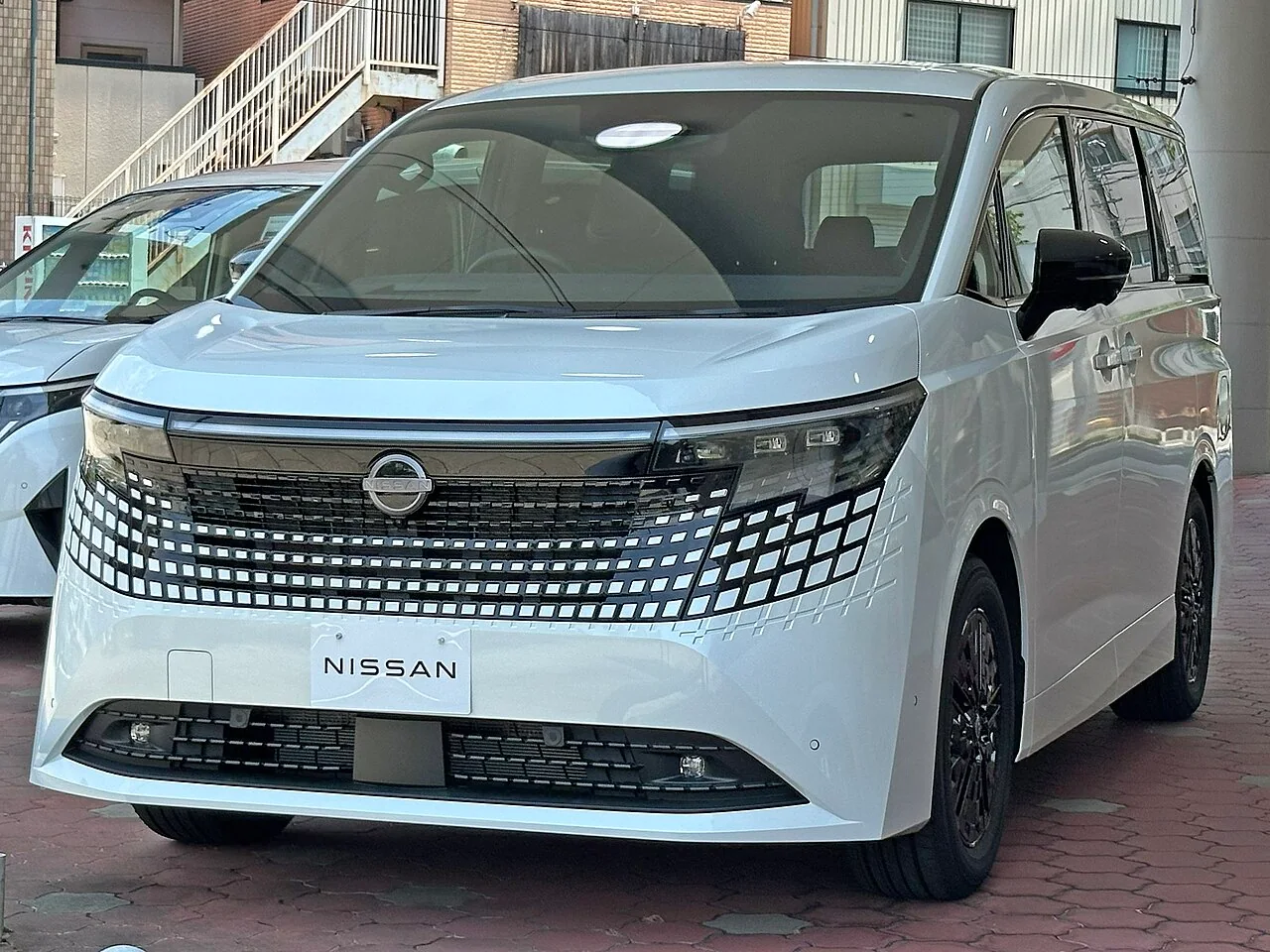 新型エルグランド X e-4ORCEの実車
