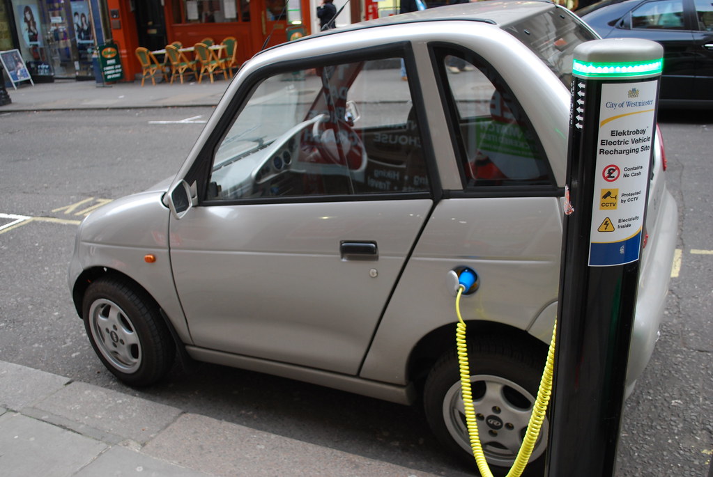 Electric-car chargingを写した実写写真