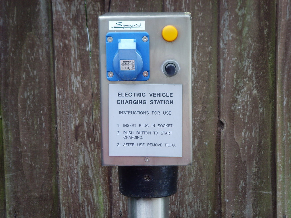 Electric-car charging pointを写した実写写真