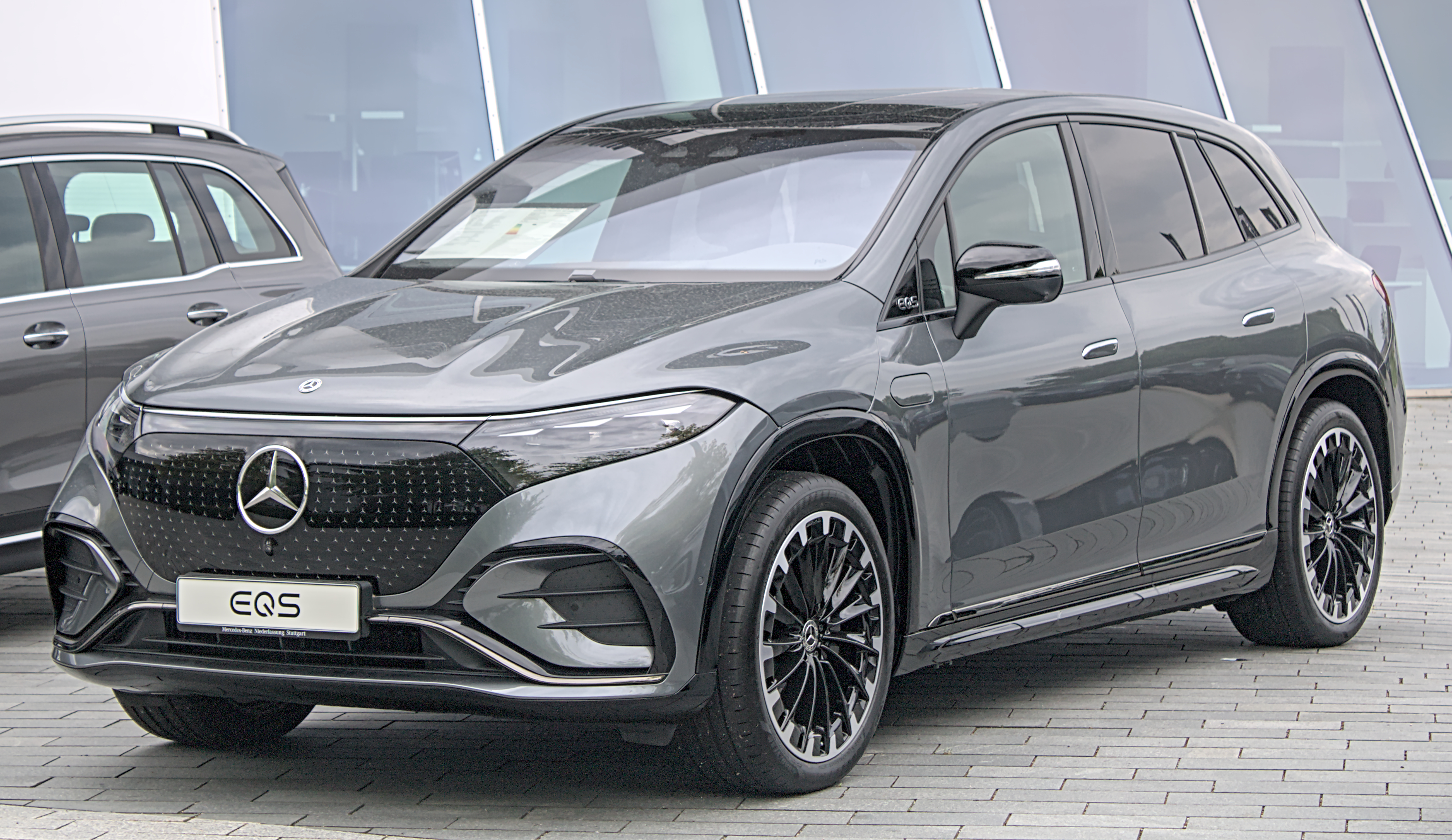 2025年6月15日ドイツ撮影EQS580 SUV。参考写真であり、本文対象の日本仕様・年式・装備や販売個体の状態とは異なります。