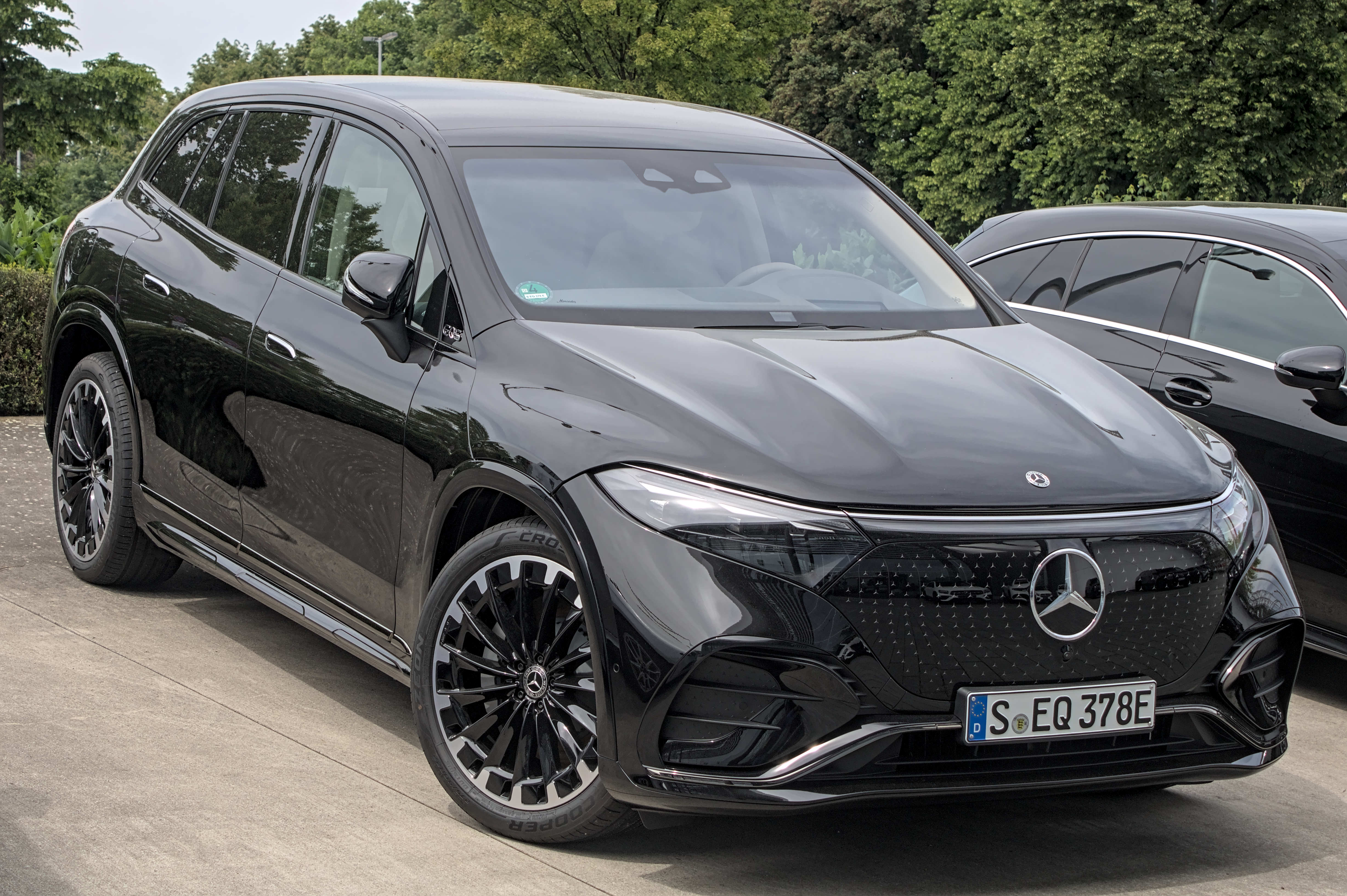 2023年5月21日ドイツ撮影EQS SUV。参考写真であり、本文対象の日本仕様・年式・装備や販売個体の状態とは異なります。