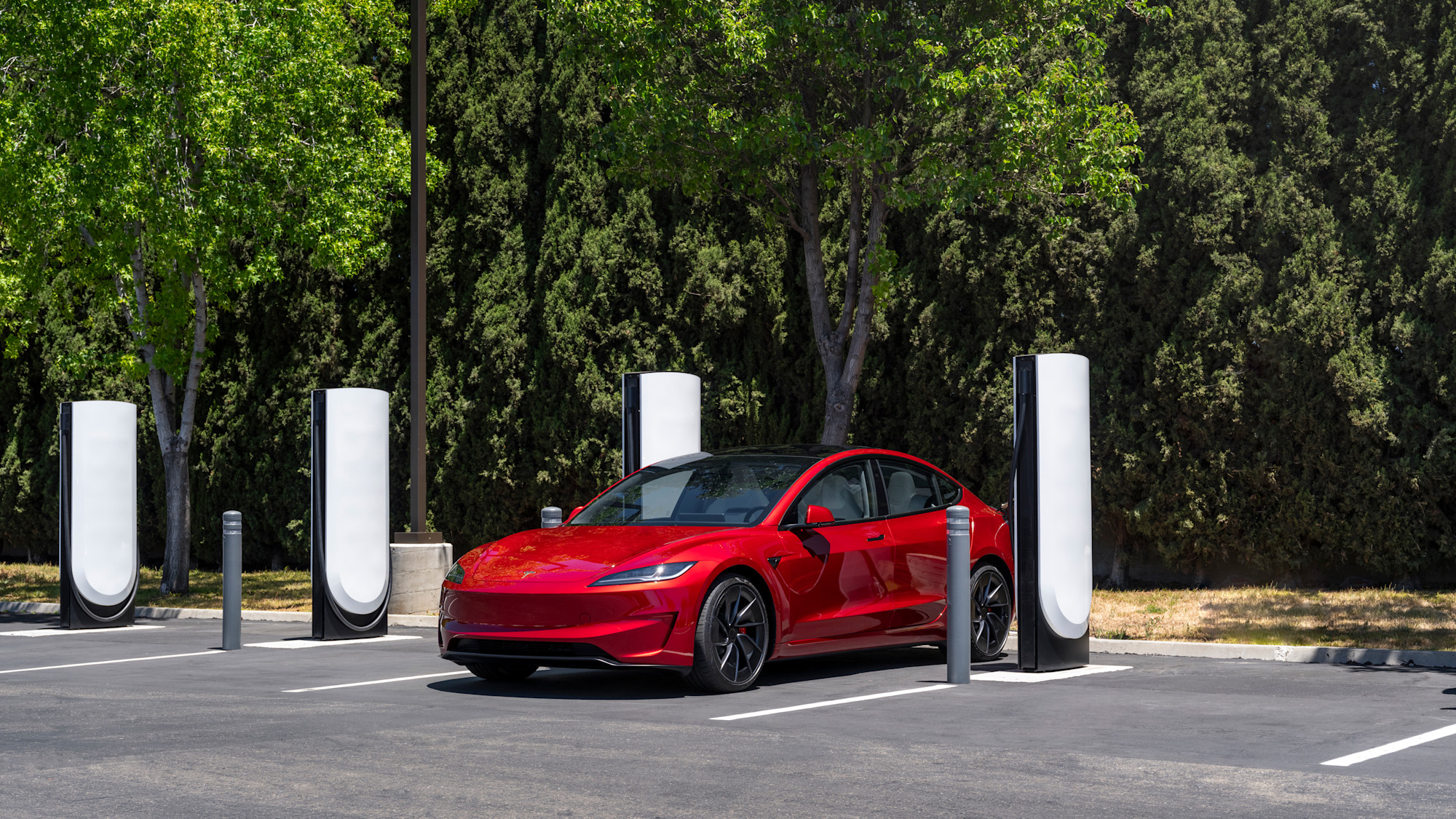 Tesla V4 Superchargerの公式画像