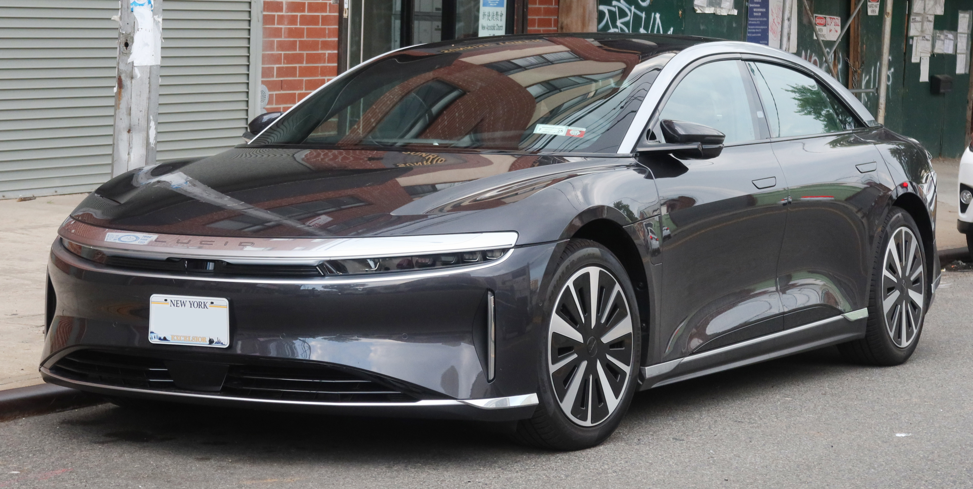 2023年米国仕様のLucid Air Touring。2027年式の写真ではありません。