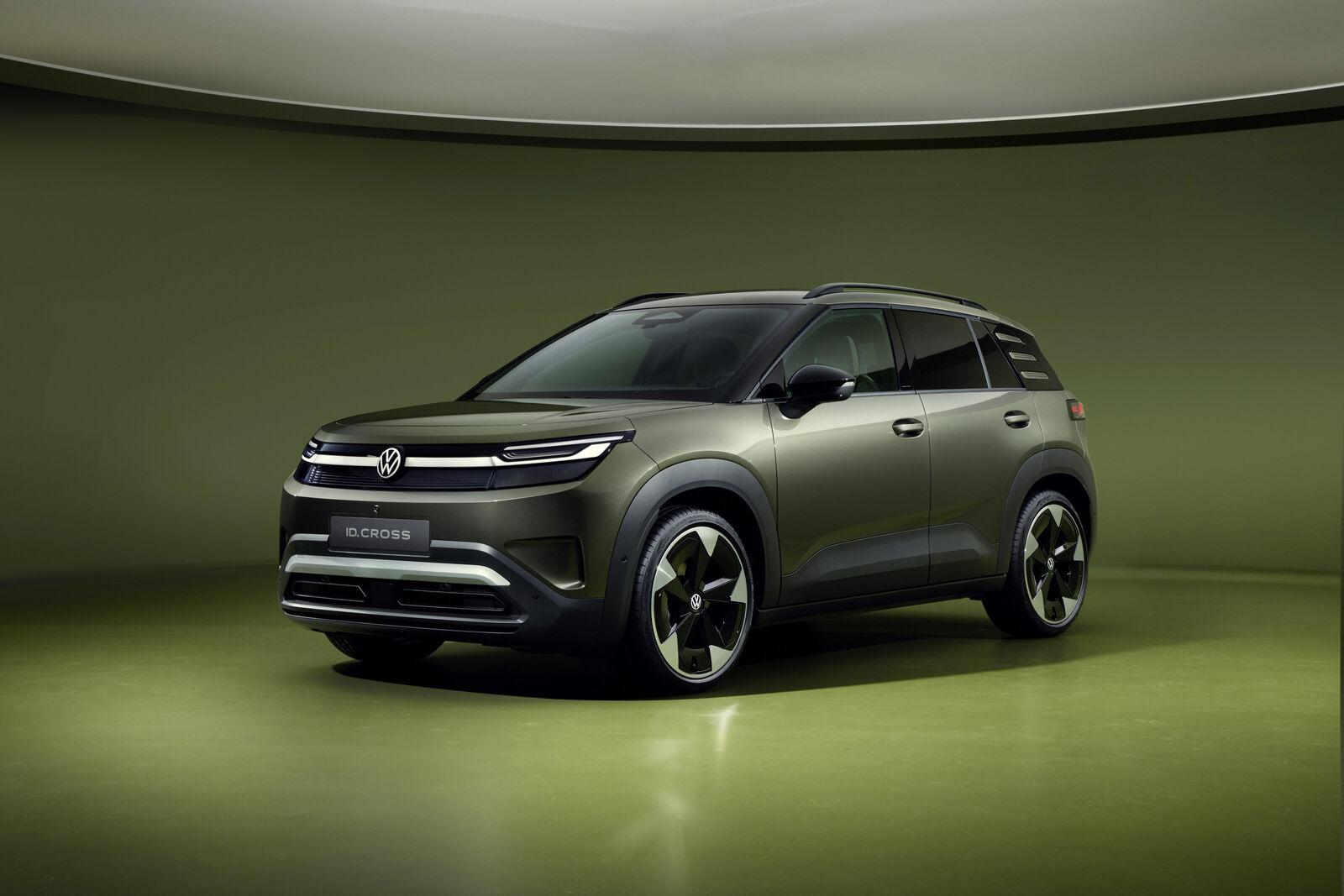 Volkswagen ID. Crossの外観参考写真。155 kW・52 kWhの欧州仕様